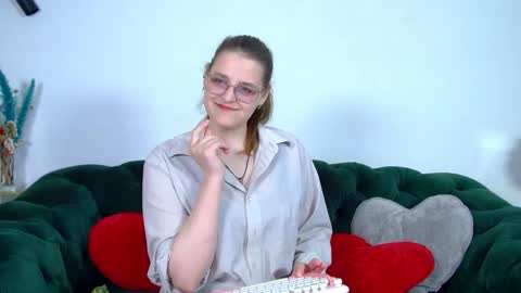 Snapshot of alexaavery chatting on 05/23/26, 06:51 AlexaAvery online show from 05/23/26, 06:51