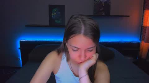Snapshot of alexabarkley chatting on 04/29/26, 01:21 angel online show from 04/29/26, 01:21