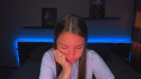 Snapshot of alexabarkley chatting on 05/06/26, 12:41 angel online show from 05/06/26, 12:41
