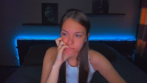 Snapshot of alexabarkley chatting on 05/18/26, 12:40 angel online show from 05/18/26, 12:40