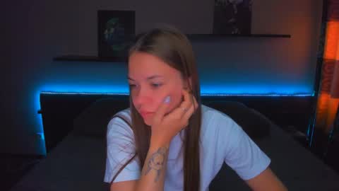 Snapshot of alexabarkley chatting on 05/21/26, 12:50 angel online show from 05/21/26, 12:50