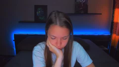 Snapshot of alexabarkley chatting on 05/25/26, 01:00 angel online show from 05/25/26, 01:00
