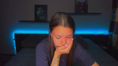 Snapshot of alexabarkley chatting on 05/29/26, 02:20 angel online show from 05/29/26, 02:20