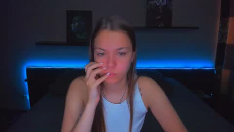 Snapshot of alexabarkley chatting on 06/01/26, 12:45 angel online show from 06/01/26, 12:45