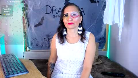 Alexa Moon online show from 10/19/25, 04:07