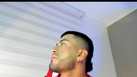 Snapshot of alexander_diiaz chatting on 04/22/26, 12:18 Alexander Diaz online show from 04/22/26, 12:18