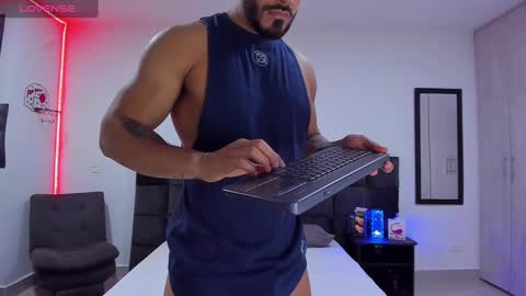 Onlyfansalexmartinezwb  Instagram alexwbmartinez  Twitter martinezcb937 online show from 01/25/25, 12:27