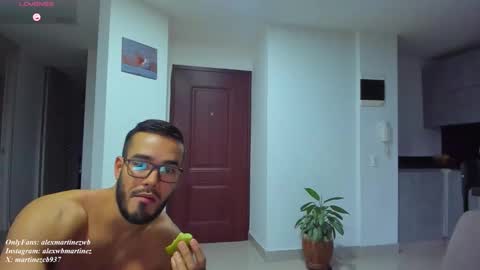 Onlyfansalexmartinezwb  Instagram alexwbmartinez  Twitter martinezcb937 online show from 09/11/25, 10:43