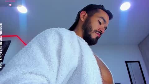 Onlyfansalexmartinezwb  Instagram alexwbmartinez  Twitter martinezcb937 online show from 01/15/26, 12:15