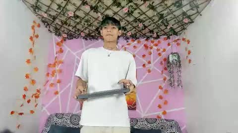 chicos hot online show from 11/22/25, 10:14