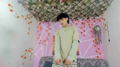 chicos hot online show from 12/17/25, 02:23