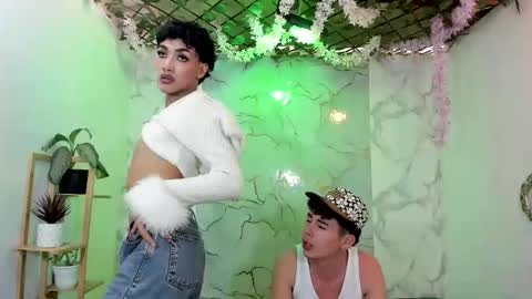 chicos hot online show from 04/18/26, 07:29