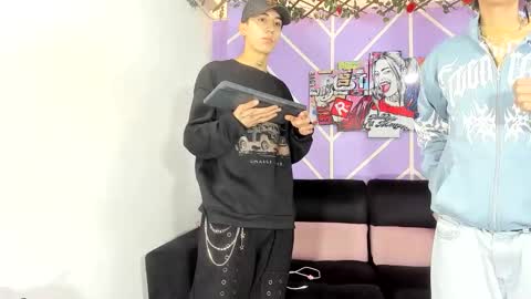 chicos hot online show from 04/19/26, 01:21