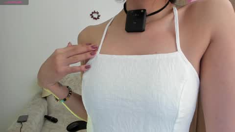 Snapshot of alexandra_fiore chatting on 01/12/25, 03:49 I am Alexandra online show from 01/12/25, 03:49