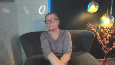 Alexandra online show from 12/17/24, 11:28