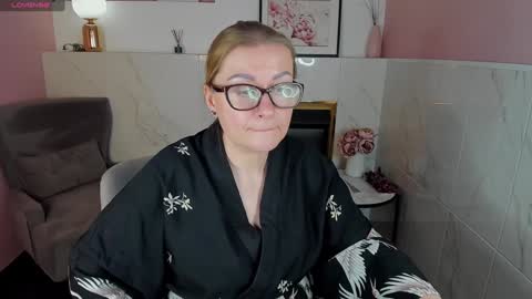 Alexandra online show from 01/31/25, 12:17