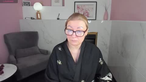 Alexandra online show from 02/12/25, 02:43