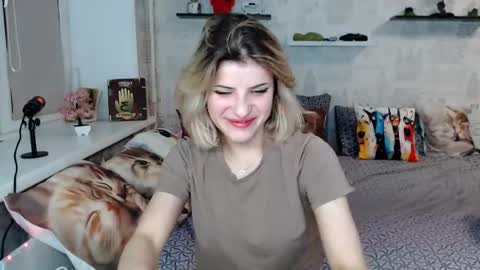 Snapshot of alexandraermes chatting on 06/21/26, 10:12 AlexandraErmes online show from 06/21/26, 10:12