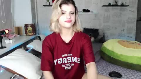 Snapshot of alexandraermes chatting on 07/14/26, 12:13 AlexandraErmes online show from 07/14/26, 12:13