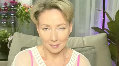 Alexandra online show from 11/18/25, 01:04