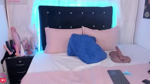 Snapshot of alexandranovaa chatting on 05/20/26, 08:59 Alexandra novaa online show from 05/20/26, 08:59