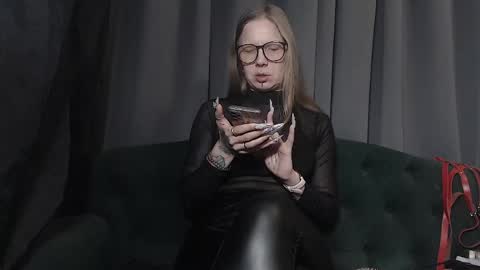 Alexandra online show from 04/25/26, 09:45