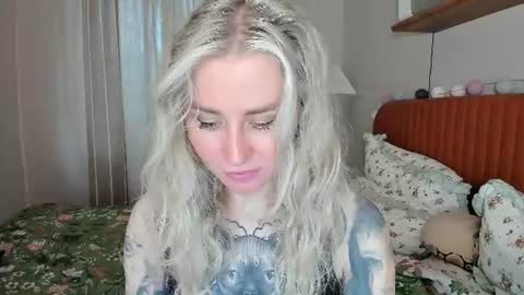 Snapshot of alexarush chatting on 06/17/26, 06:31 alexarush online show from 06/17/26, 06:31
