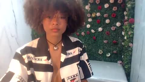 Snapshot of alexawet_ chatting on 06/21/26, 03:25 Alexa online show from 06/21/26, 03:25