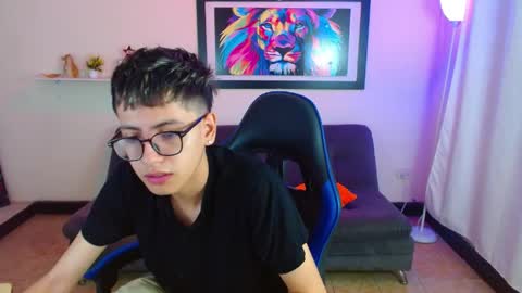 Snapshot of alexcum_18 chatting on 06/09/26, 01:56 alex online show from 06/09/26, 01:56