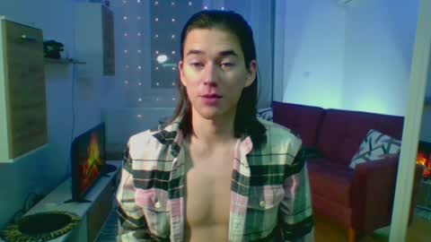 Snapshot of alexdavey chatting on 12/18/24, 05:42 online show from 12/18/24, 05:42