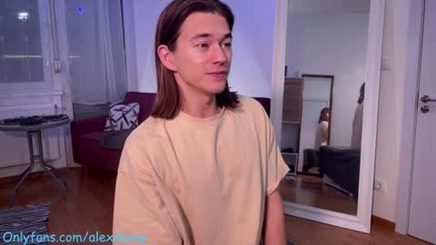 Snapshot of alexdavey chatting on 12/21/24, 09:04 online show from 12/21/24, 09:04