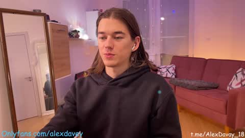 Snapshot of alexdavey chatting on 01/08/25, 07:13 online show from 01/08/25, 07:13