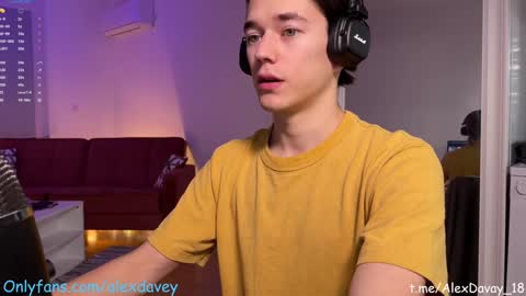 Snapshot of alexdavey chatting on 01/17/25, 07:38 online show from 01/17/25, 07:38