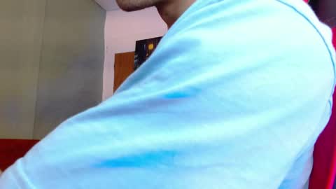 Snapshot of alexgiraldo__ chatting on 05/29/26, 04:21 alexgiraldo__ online show from 05/29/26, 04:21