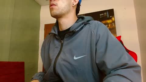 Snapshot of alexgiraldo__ chatting on 05/31/26, 12:23 alexgiraldo__ online show from 05/31/26, 12:23