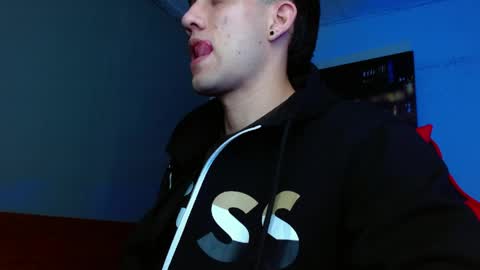 Snapshot of alexgiraldo__ chatting on 06/07/26, 03:21 alexgiraldo__ online show from 06/07/26, 03:21