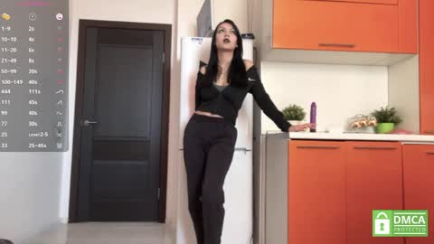 Emila online show from 05/07/26, 08:20