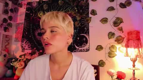 Snapshot of alexiafisher_ chatting on 01/18/25, 09:24 Alex online show from 01/18/25, 09:24