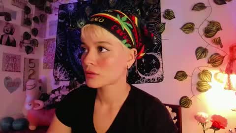 Snapshot of alexiafisher_ chatting on 01/19/25, 04:36 Alex online show from 01/19/25, 04:36