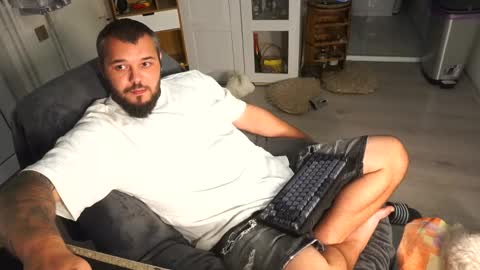 Snapshot of alexirr chatting on 09/10/25, 08:42 Alex online show from 09/10/25, 08:42