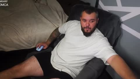 Snapshot of alexirr chatting on 11/09/25, 08:29 Alex online show from 11/09/25, 08:29