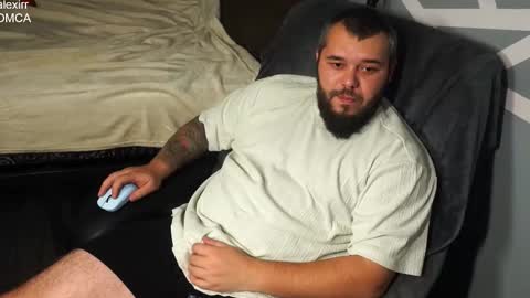 Snapshot of alexirr chatting on 12/01/25, 08:36 Alex online show from 12/01/25, 08:36