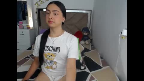 Snapshot of alexis_brown11 chatting on 05/22/26, 01:57 -- ALEXIS -- online show from 05/22/26, 01:57