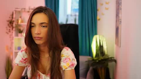 Alexis online show from 10/08/25, 01:20