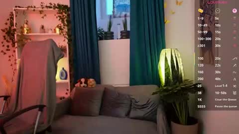 Alexis online show from 10/24/25, 02:13