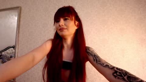 Snapshot of alexis_smit chatting on 12/17/24, 09:49 Alexis online show from 12/17/24, 09:49