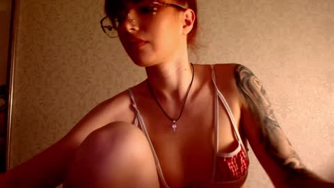 Snapshot of alexis_smit chatting on 12/27/24, 09:22 Alexis online show from 12/27/24, 09:22