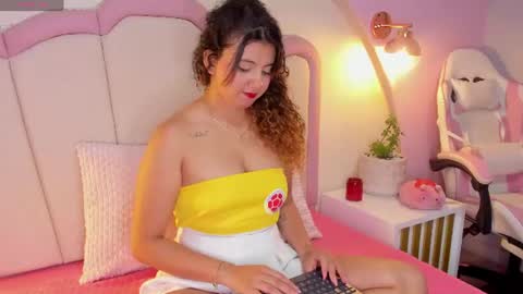 Snapshot of alexitha_cutte chatting on 07/03/26, 10:43 A L E X A online show from 07/03/26, 10:43