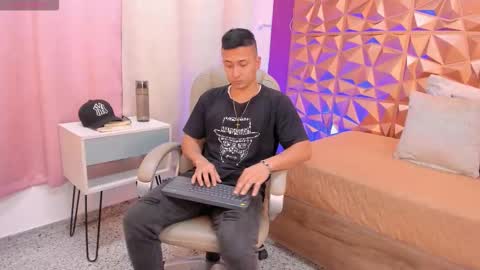 alexkiran online show from 03/19/26, 08:13