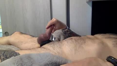 Snapshot of alexsmith9876 chatting on 12/19/25, 04:36 Alexsmith9876 online show from 12/19/25, 04:36